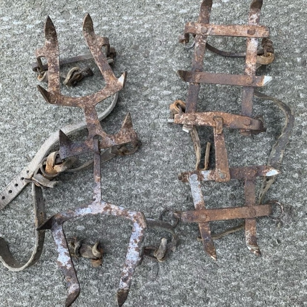 Vintage Pair Of Crampons Military Ice Cleats With Leather Strapping- Militaria - Picture 4 of 15